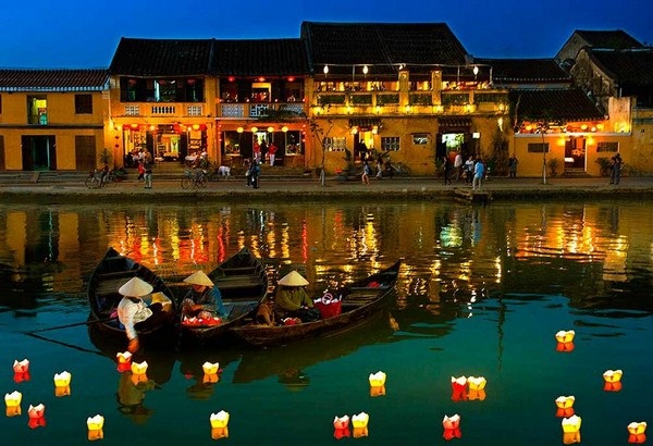 Vé máy bay đi Đà Nẵng bao nhiêu tiền?